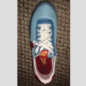 Nike Vintage Waffle Shoes - 8 US
